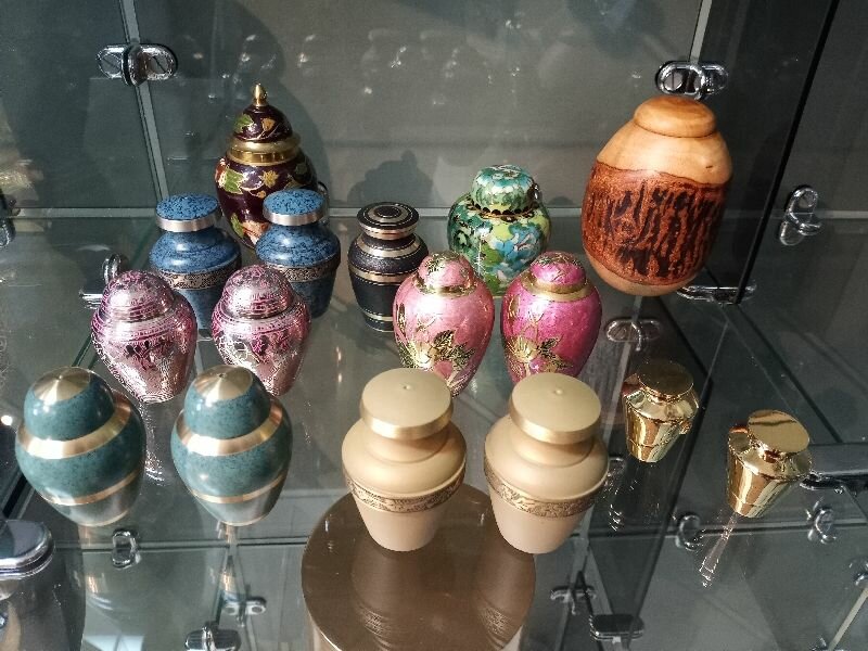 Funeral Products > URN KEEPSAKES to Heritage Funeral H...